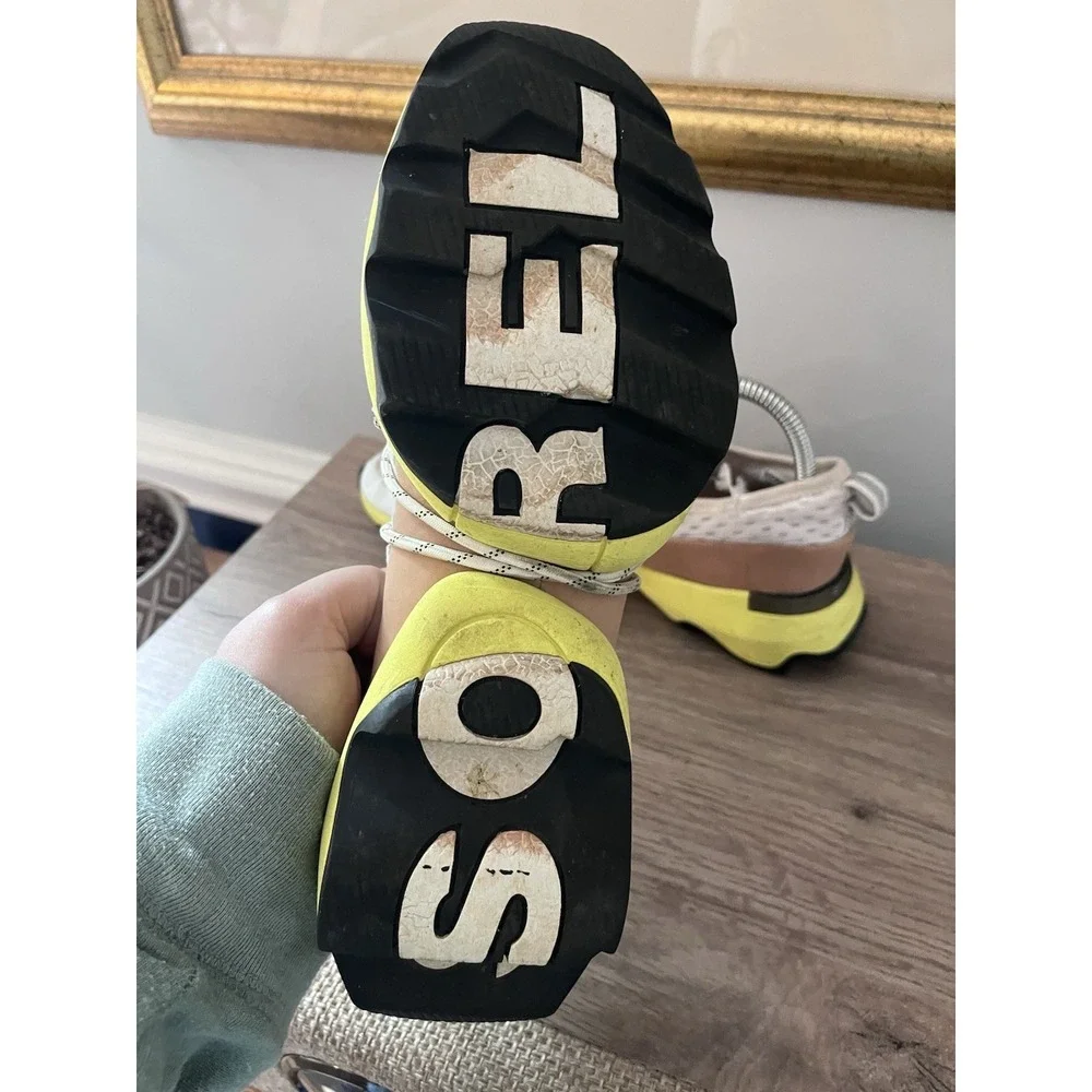 Sorel Women's Size 7.5 KINETIC Impact Wonder Lace Sneakers Lightweight Yellow O1